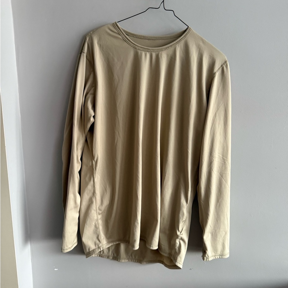 US Army ECWCS Gen III Level 1 Silkweight Base Layer Shirt Medium Regular